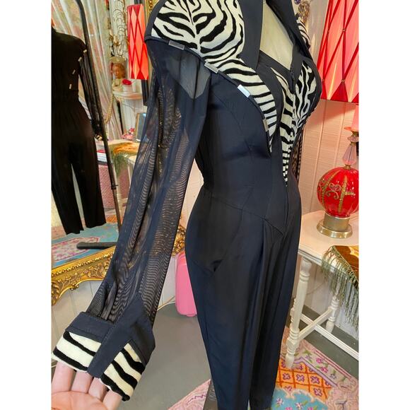 vintage 1980s zebra fitted rayon jumpsuit IIF small 80s pantsuit padded sheer 26 - Picture 3 of 9